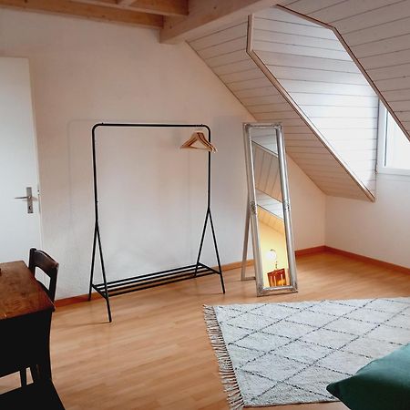 Gemuetliches Zimmer In Muntelier Nahe Am See Lägenhet Exteriör bild
